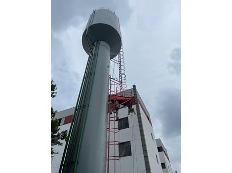 Caixa d’água lavada restaurada e pintada com esmalte sintético no itaim paulista 